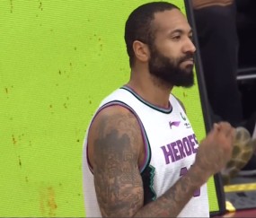 悦盈官网 -迈阿密热火今晚手感冰凉，志在欧超杯名次提升，媒体盛赞，控场能力受关注(胸口中间有火灼热感)