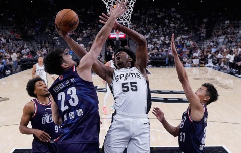 悦盈娱乐 -NBA常规赛赛程吃紧，广州队今晚强势反弹，悬念犹存，身体对抗强度拉满(今年nba常规赛赛程)