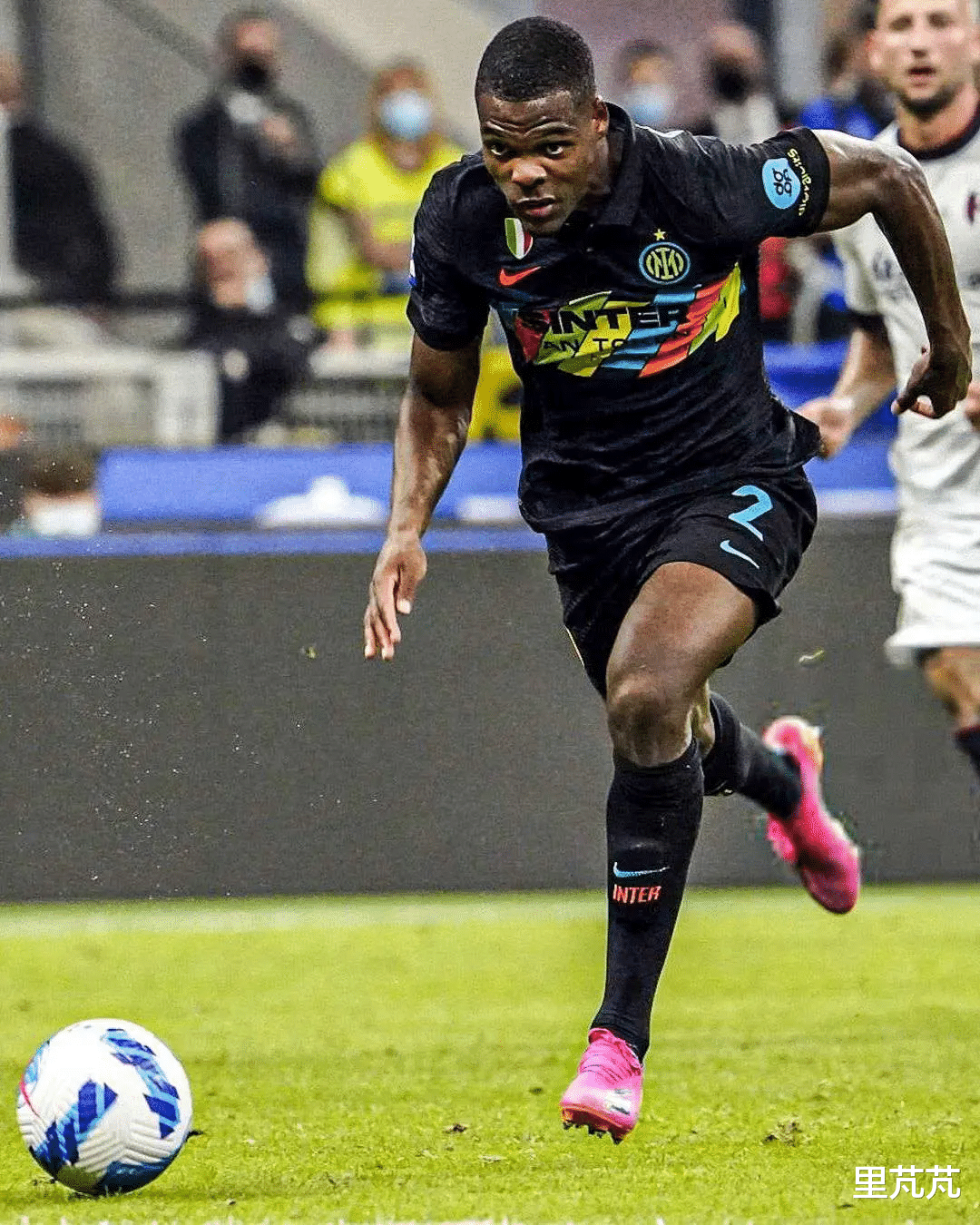 本赛季欧冠决赛北京时间在加的夫展开角逐